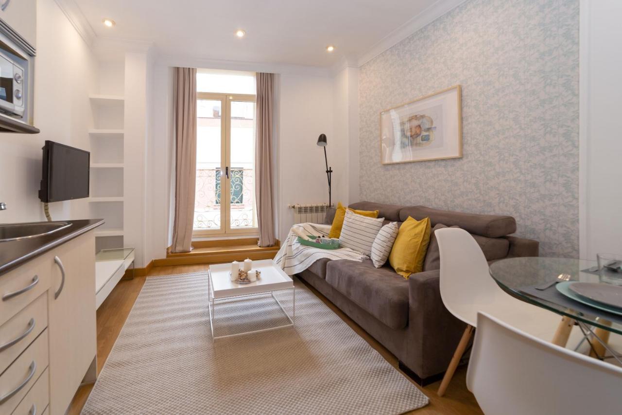 Apartamentos Gran Via Madrid Bagian luar foto
