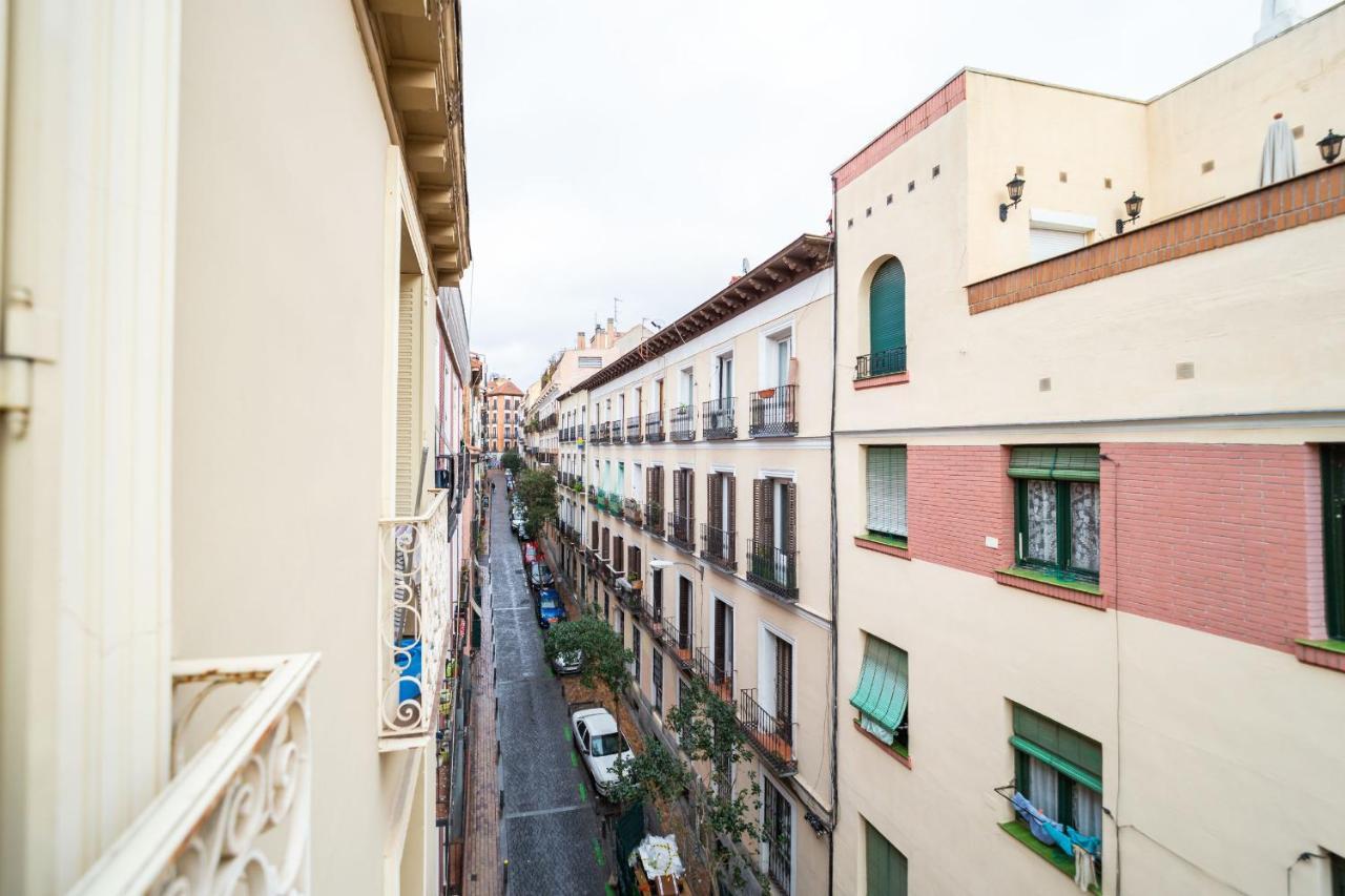 Apartamentos Gran Via Madrid Bagian luar foto