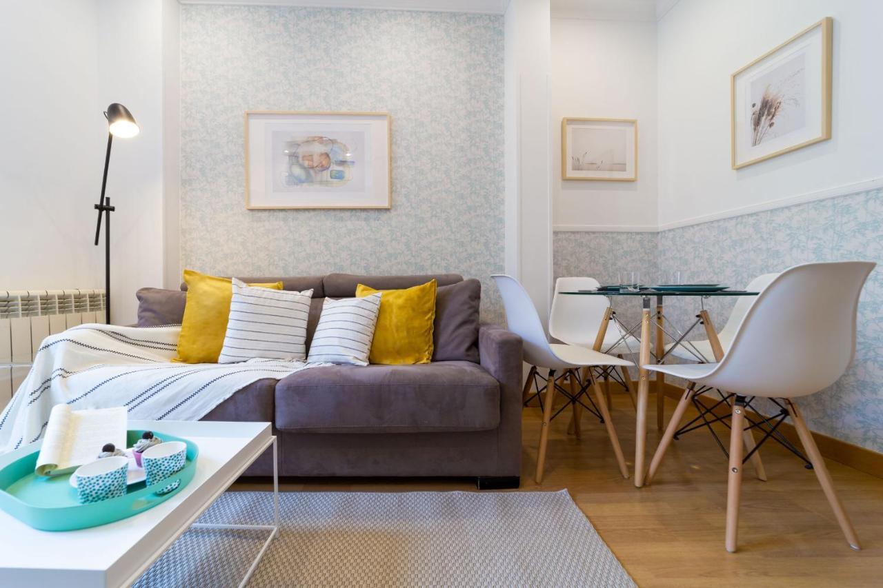 Apartamentos Gran Via Madrid Bagian luar foto