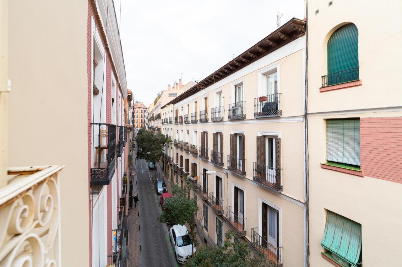 Apartamentos Gran Via Madrid Bagian luar foto